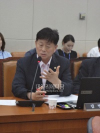 김명연 의원, 장례용품 바가지요금 금지법 발의 - '장사 등에 관한 법률'일부개정안 대표발의…거래명세서 의무발행 김명연 의원, 장례용품 바가지요금 금지법 발의 - '장사 등에 관한 법률'일부개정안 대표발의…거래명세서 의무발행