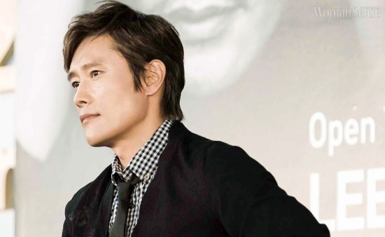 [우먼센스]<b>이병헌</b>의 <b>스킨십 논란</b>