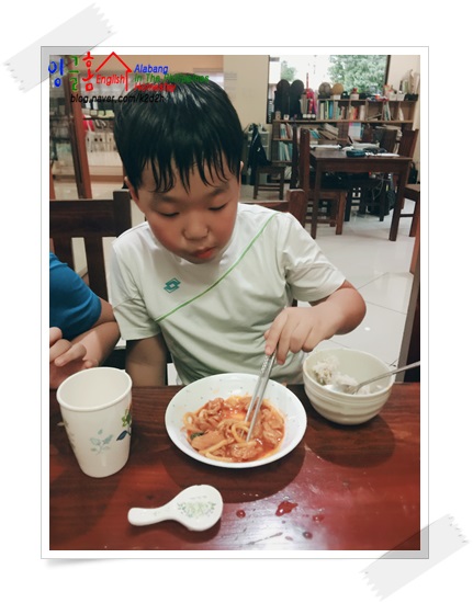  필리핀영어캠프 재미있게 놀았으면 맛있게 먹기!