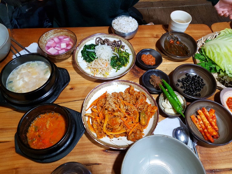  서울 신월동 '보리밭토속음식점' 제육쌈밥정식