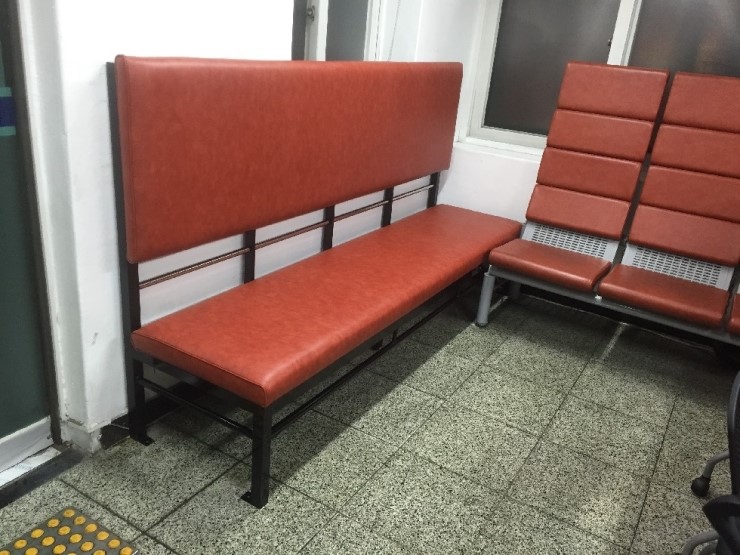  경찰서 _ 피의자 대기석