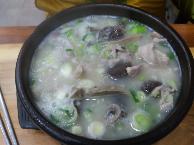  구미 중앙시장 돼지 국밥집 맛있네요.