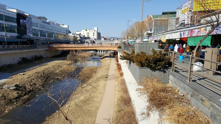  수원 남문에서 화성을 따라 걷다.