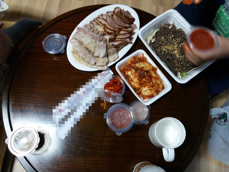  야식 메뉴 족발 먹고는 늘 후회~