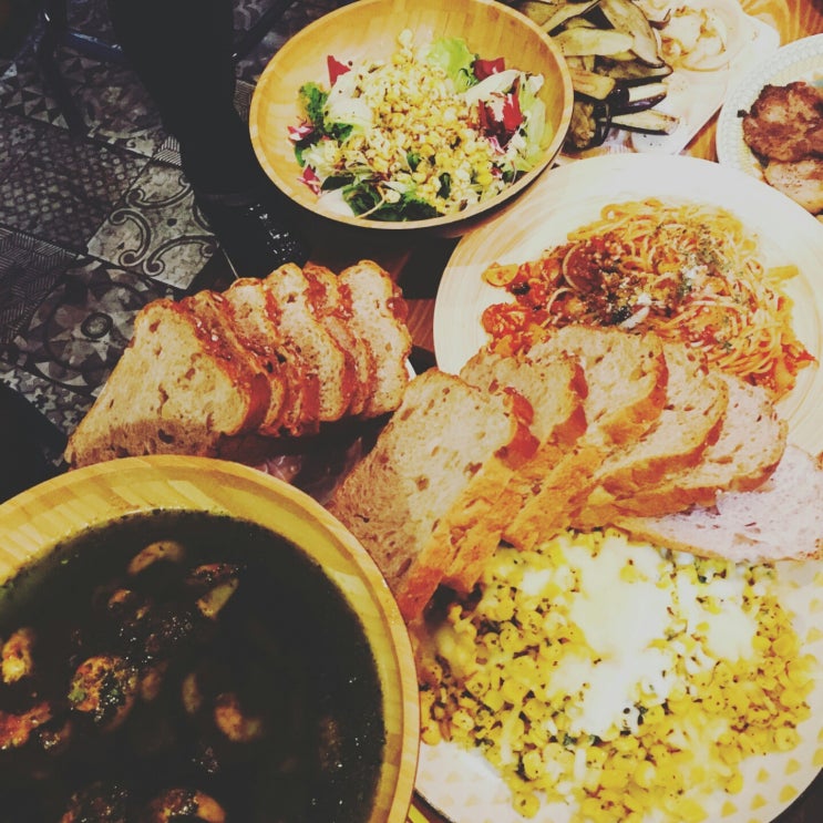  파티에 잘 어울리는 타르데마식빵!!(통밀잡곡호두듬뿍식빵)