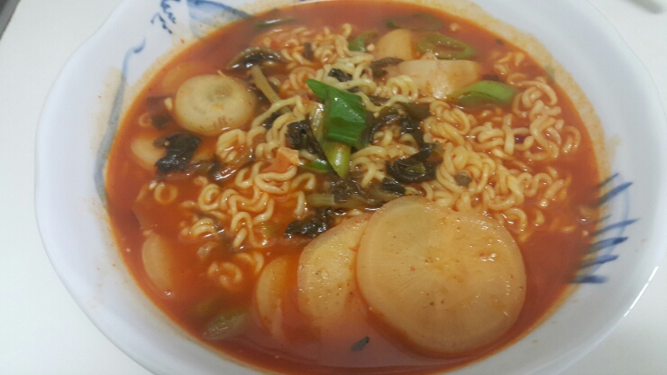 신혼일기 <b>안재현</b><b>레시피</b> 달랑무라면 : 맛있다...해장에 쵝오