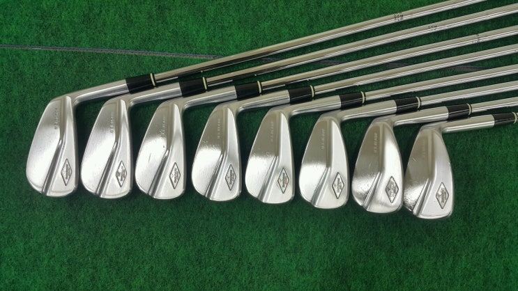  TOURSTAGE MR-23 US BLADE 아이언 세트