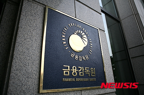 "퇴직연금, 수익률 1%대로 떨어졌는데 수수료는 그대로" "퇴직연금, 수익률 1%대로 떨어졌는데 수수료는 그대로"