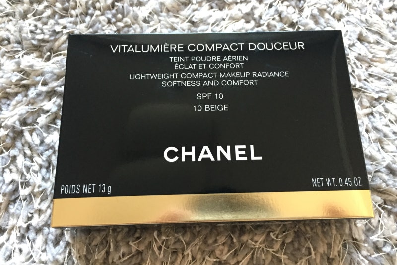 Chanel Vitalumiere Compact Douceur Lightweight Compact Makeup Spf 10 # 30 Beige  13G/0.45Oz