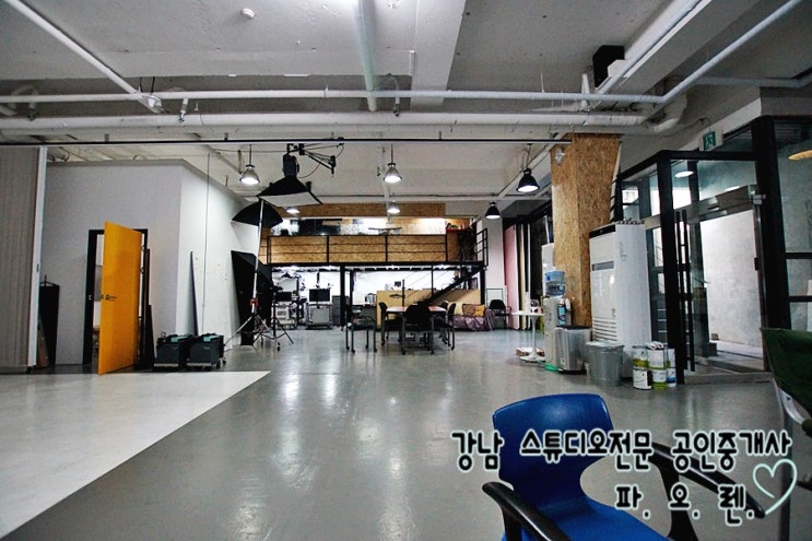  초역세권 복층 스튜디오임대 - 썬큰구조, 자연채광, 복층인테리어, 수도시설, 냉난방기, 주차2대+@, 드레스룸, 예쁜외관