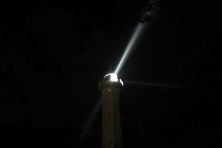 밤바다 길라잡이 등대 을기등대 불빛