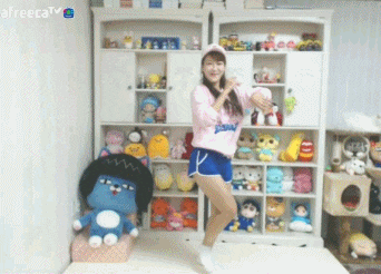 아프리카TV 1007 크레용팝 전문 BJ 이아나의 두둠칫 댄스 아프리카TV 1007 크레용팝 전문 BJ 이아나의 두둠칫 댄스