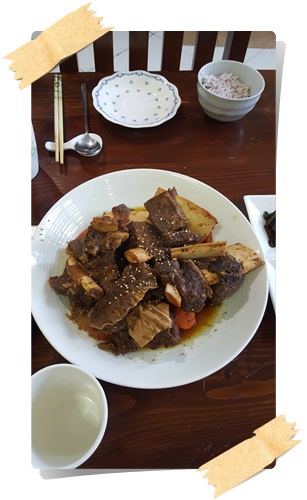  필리핀알라방조기유학 뜯는 재미가 솔솔한 왕갈비찜~