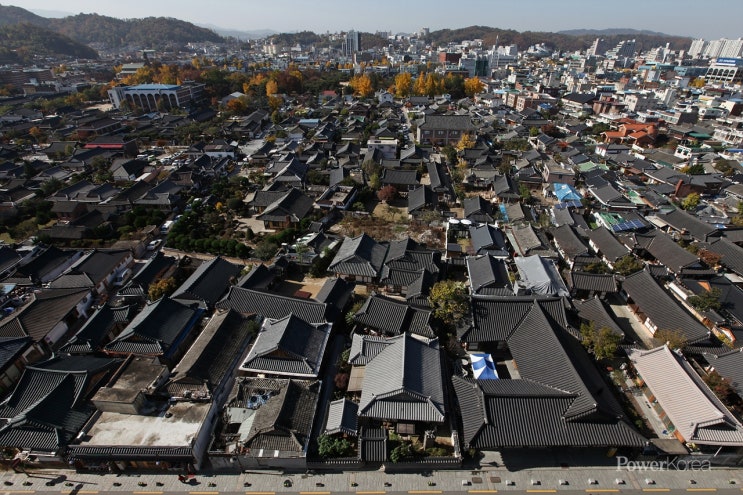 한 해 1,000만 명이 찾는 대한민국 대표관광명소로 우뚝선 전주한옥마을