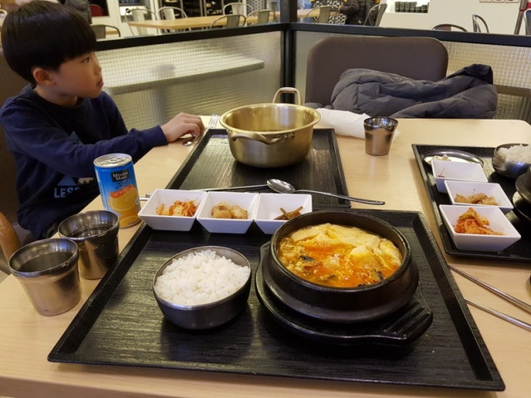  풍산 이마트 푸드홀~ 간단히 떼우기~~!