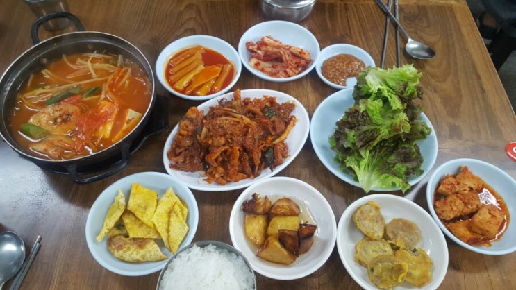  경북대 쪽문 까치분식