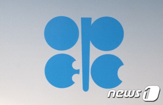 "OPEC 감산 연장은 러시아에 달렸다…유가 50불 최적"  - FT 원자재 서밋 참석한 원유 트레이딩 업계 전망