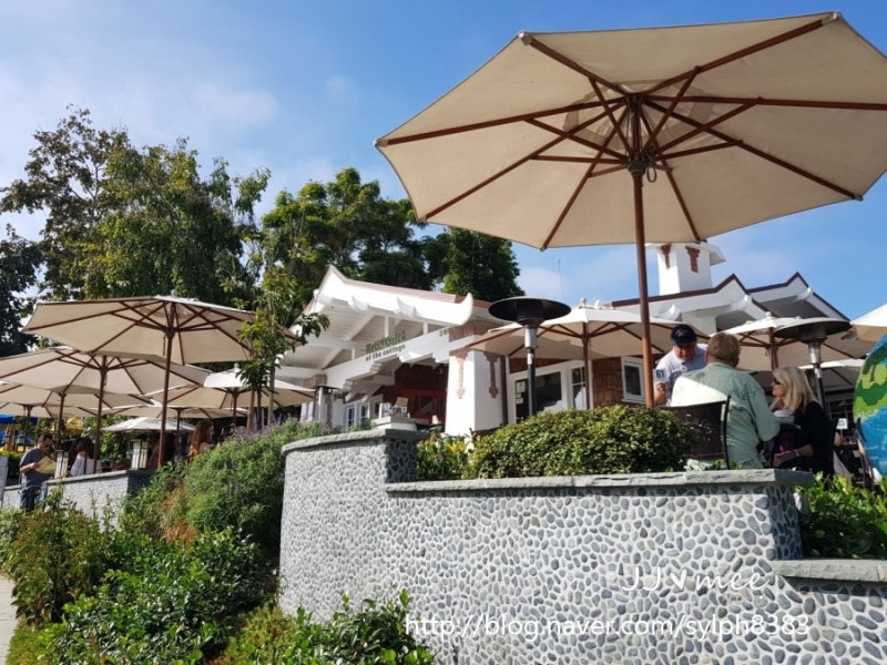 La근교여행] 라구나비치 ☆얼스카페(Urth Caffe)☆ 브런치 후기. 유명 오가닉 커피 체인점(얼바인 일상, 데이트) : 네이버  블로그
