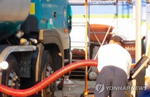 간판 바꿔 '가짜석유' 파는 주유소 뿌리 뽑는다 간판 바꿔 '가짜석유' 파는 주유소 뿌리 뽑는다