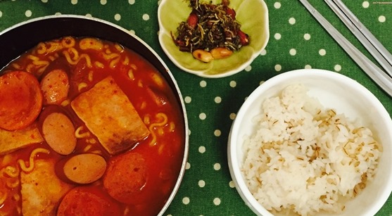 부대찌개 맛있게 끓이는 방법. 레시피.