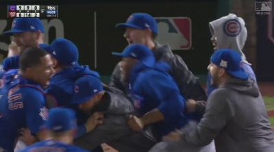 시카고 <b>컵스</b>, <b>NLDS</b> 워싱턴전 9-8 진땀 승… 8회 승부 갈랐다