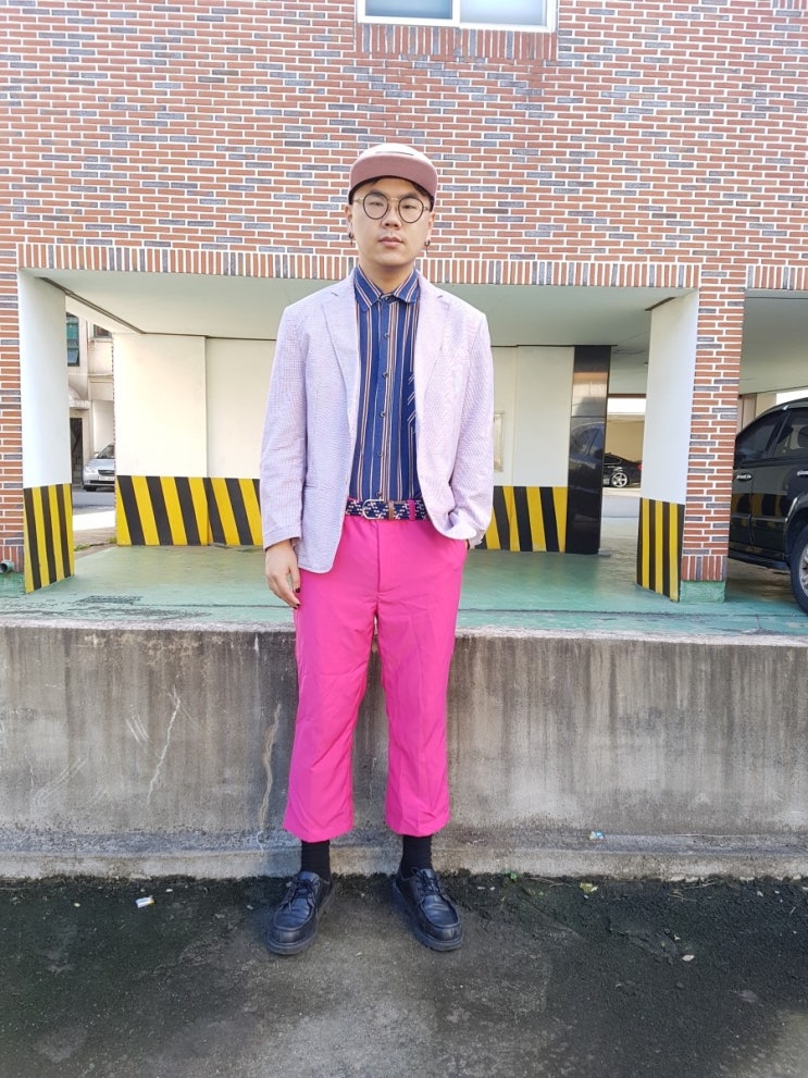  데일리룩 #75 핑크색 수트를 이용한 비비드 룩 연출