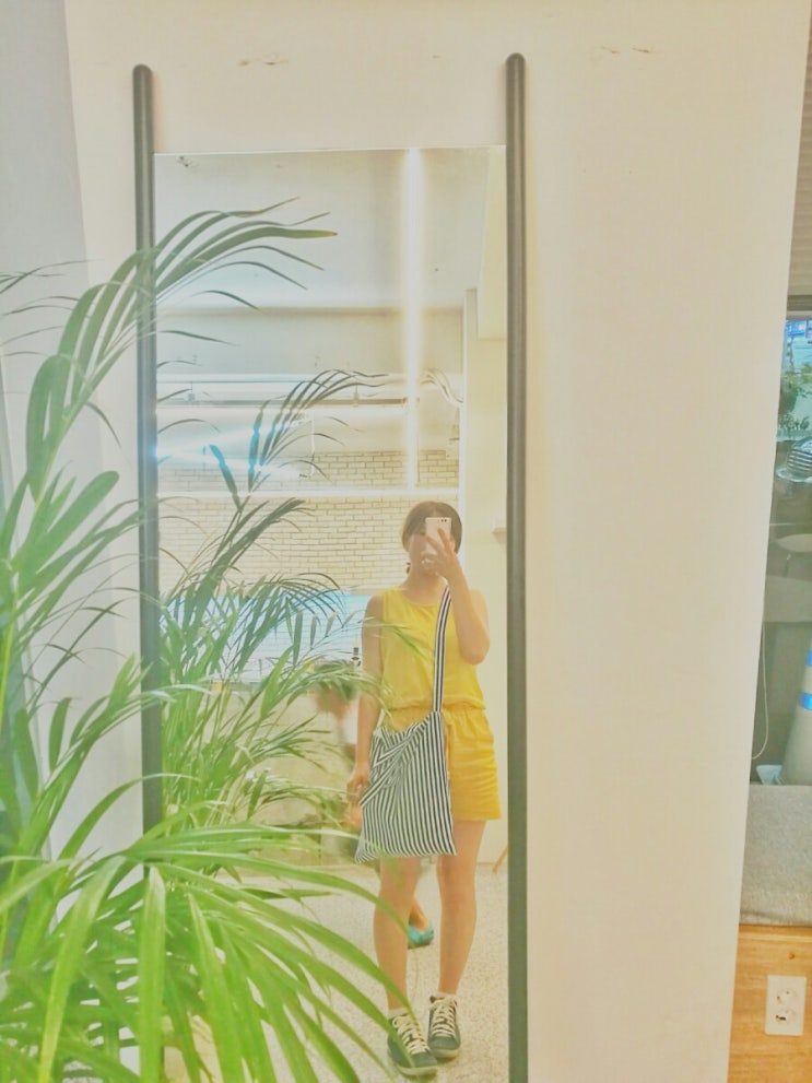  2017 S/S Look book. 0807 (여성의류/20대패션/린넨나시/컬러매치/노랑이룩/병아리컨셉/러버덕컨셉/여름코디/썸머룩/데일리룩)