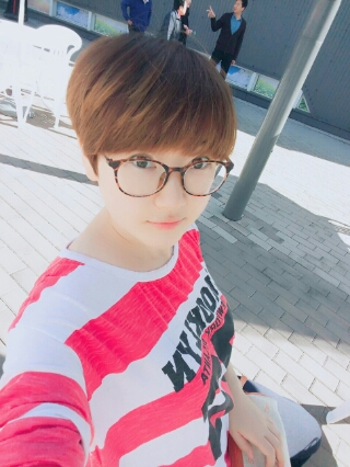  ^^ㅋㅋ 숏컷 편하고 좋다
