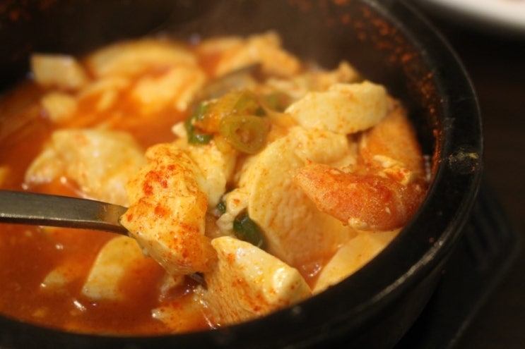  오즈패밀리 SBS 생방송 투데이 10월24일 맛집 - 해물, 소고기, 김치, 백탕 섞어 순두부찌개(예당 순두부)
