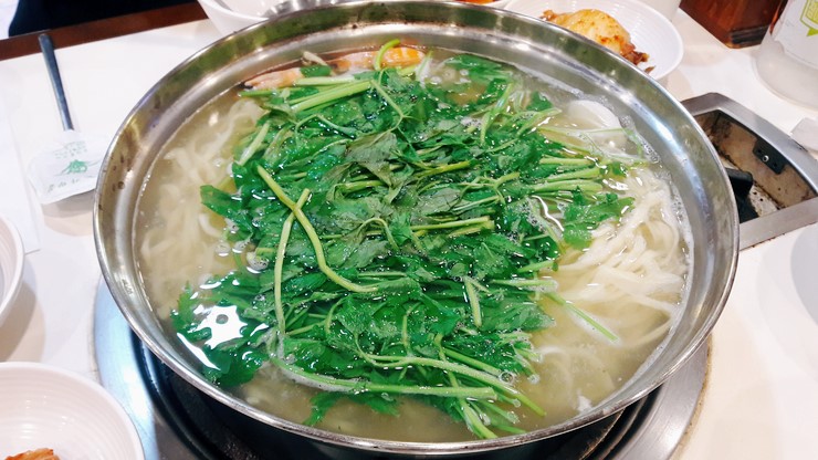 오늘의 점심 <복칼국수> 河豚のほうとう 오늘의 점심 <복칼국수> 河豚のほうとう