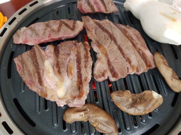 홈핑그릴 사용후기~~집에서 숯불구이로 캠핑 기분내기 /가정용 숯불구이 / 불판 / 가정용 숯불구이기 홈핑그릴 사용후기~~집에서 숯불구이로 캠핑 기분내기 /가정용 숯불구이 / 불판 / 가정용 숯불구이기