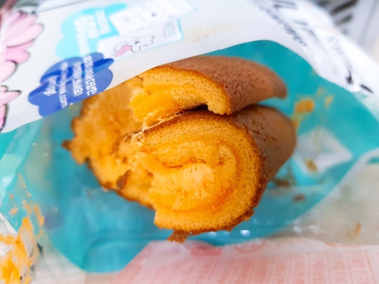  오버액션토끼빵 당근미니롤케익