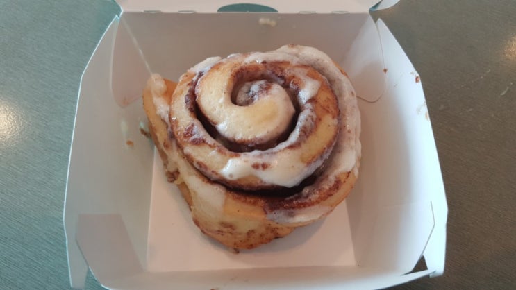  [시나본] 천호 현대백화점에 cinnabon 착륙!! (완전 맛있는 시나몬 롤)