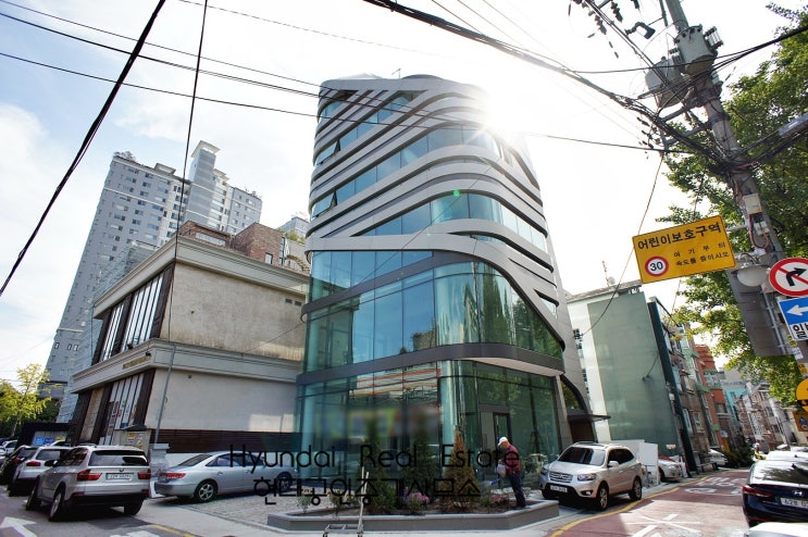  강남 신사동 예쁜사옥이전, 사옥임대 - 지하1층~7층, 실평 170평, 층별임대가능, 압구정역세권, 올림픽대로진입수월, 테라스 및 높은층고 확보, 찾기쉬운 위치, 쇼룸 및 테라스