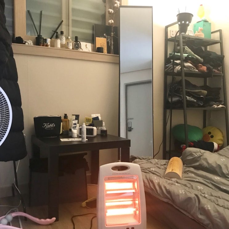원룸 자취생의 석영관 미니 전기히터로 가스비 아끼기 원룸 자취생의 석영관 미니 전기히터로 가스비 아끼기