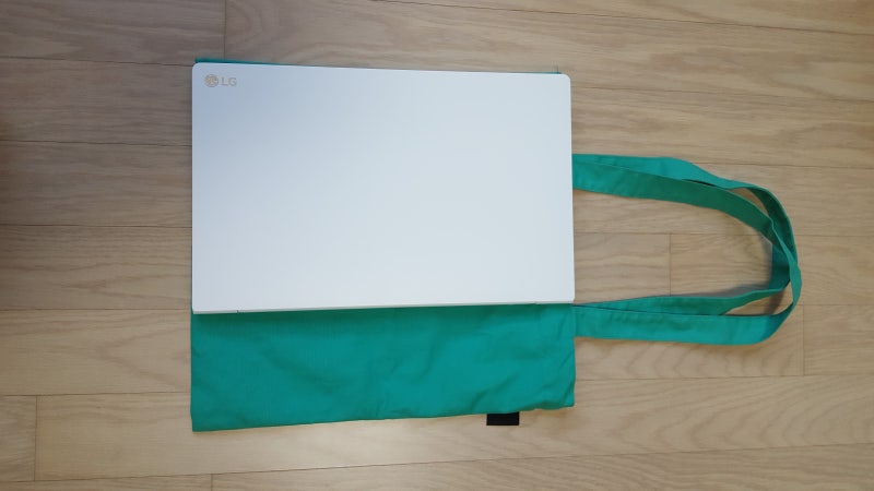 LG 올데이그램 15인치 노트북 크기 비교 14인치 vs. 15인치 여성용 15ZD970-GX50K