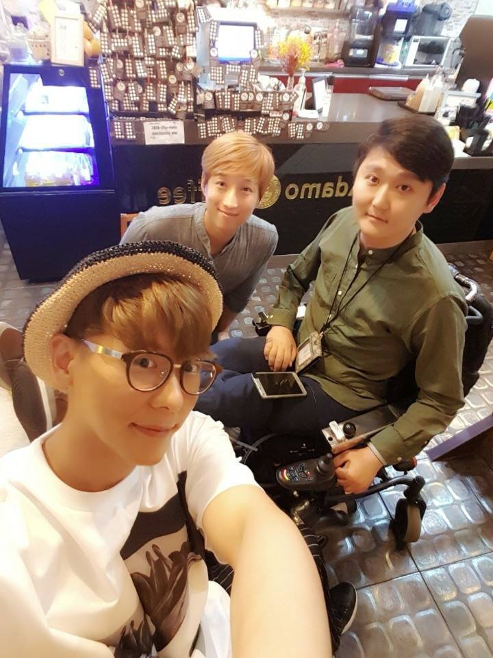  (요청글) 더크로스 역대보컬 김혁건 김경현간의 아찔한 스캔들!!?!!