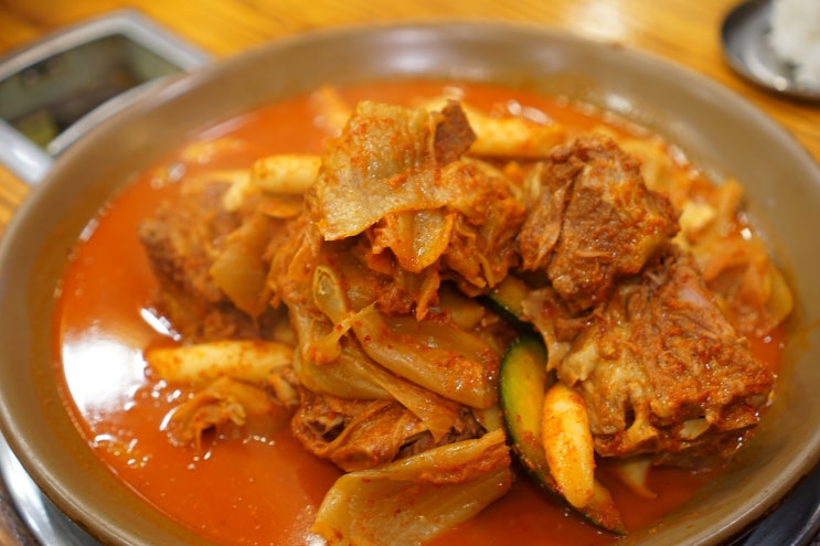  술한잔 거하게 한 다음날이면 생각나는 맛! 두리맛 감자탕