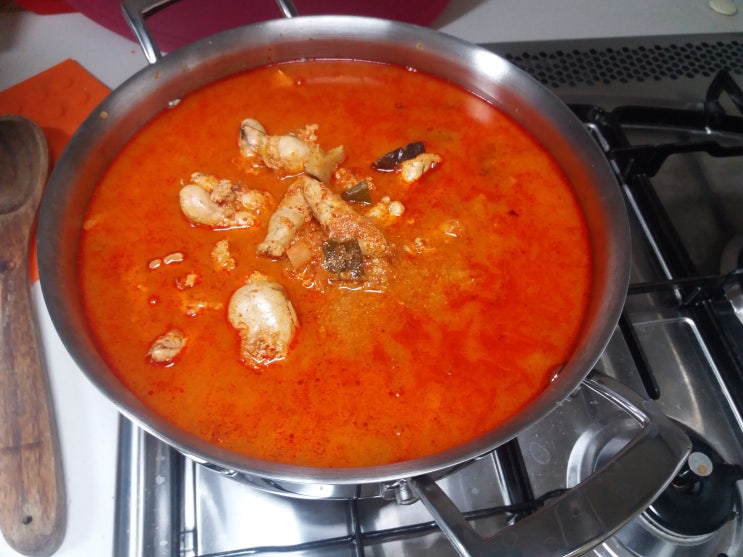  구미 맛집에서 알탕 사 왔습니다.