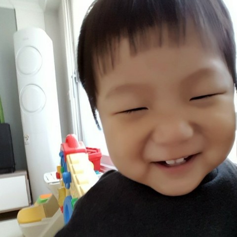  15개월 아기 - 참 잘 웃는 아들