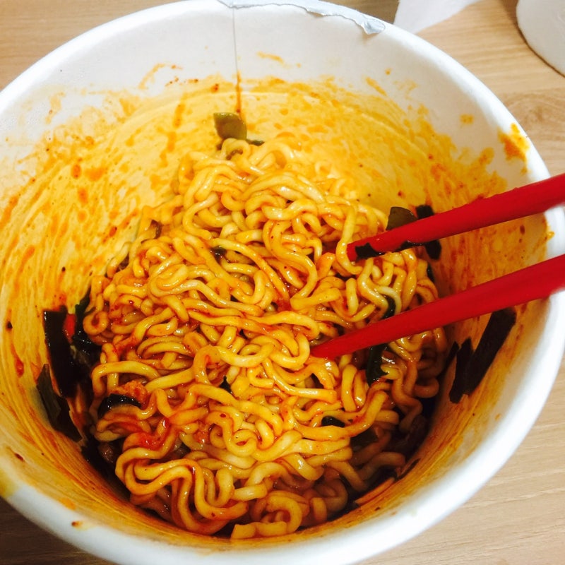 농심 볶음너구리 컵라면  솔직후기(불닭빠)