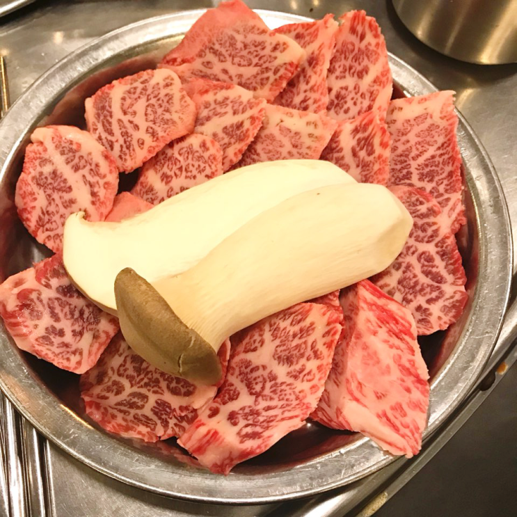홍대 고기 맛집 조선화로구이에서 소 한 마리 잡고 오다 홍대 고기 맛집 조선화로구이에서 소 한 마리 잡고 오다