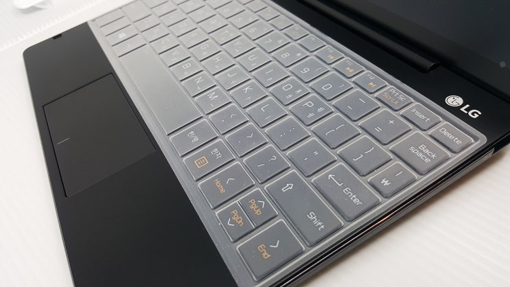  LG 투인원 PC 10T370-L860K 파헤쳐보기