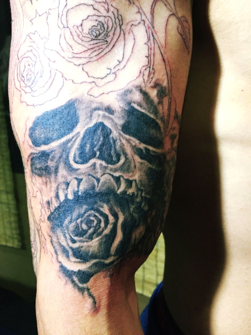 발렌티나 @ Ushuaia Tattoo, 런던 (영국)의 2020년 마이크로리얼리즘 팔 진행 상황 : r/tattoos, image size:800x1067