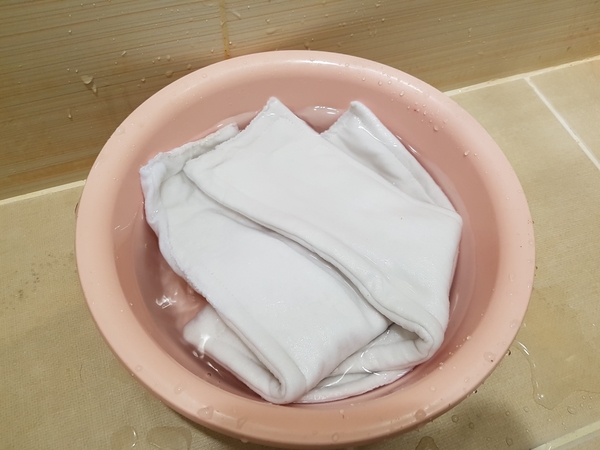  맑은 EM 원액으로 면 생리대 깨끗하게 빨기