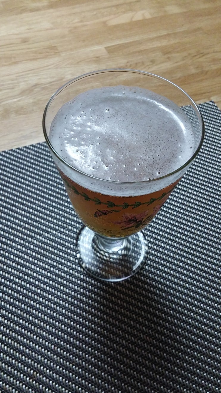  저녁 퇴근후 맥주 한잔. .