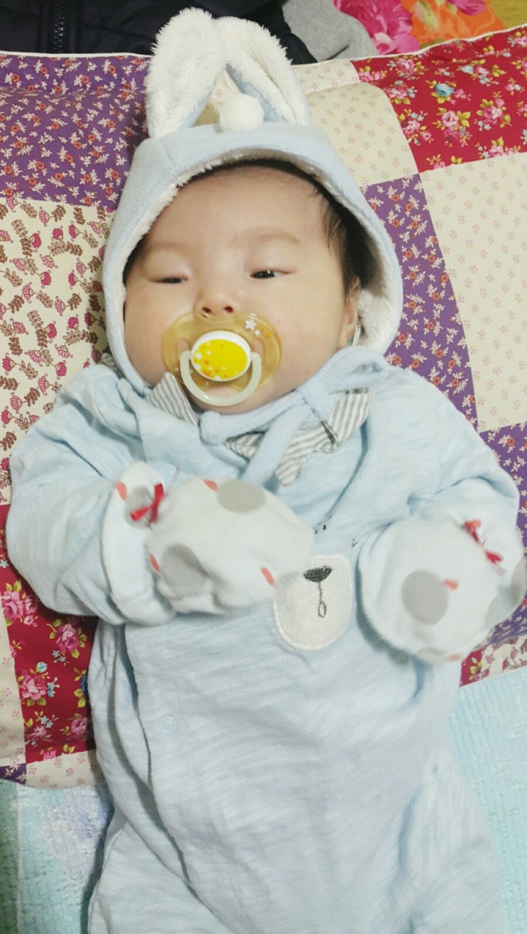  생후57일_아빠를 기다리며
