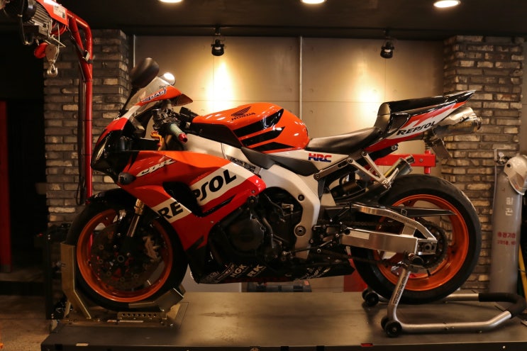  2007년식 HONDA CBR1000RR  전체점검 및 정비 - [바이킹넷 대전점 길스개러지]