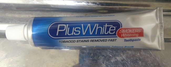  Plus White_흡연자용 화이트닝 치약