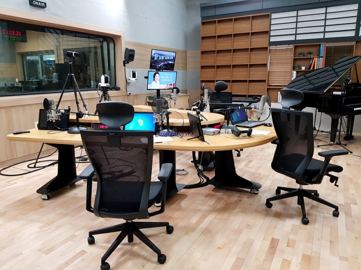  12월 9일 ,EBS 라디오에서 만나요! 호주 태즈매니아 vs 스위스 체르마트 ^^ 조은정작가, 조은정여행작가,여행작가조은정, 작가조은정, 이지연아나운서, 교육방송,방송출연,라디오방송,호주여행, 스위스여행, 여행지추천, 추천여행
